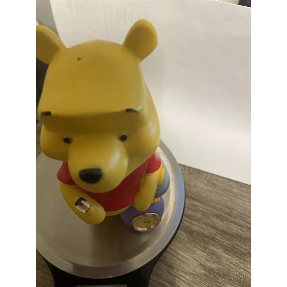Vintage Winnie the Pooh Honey Pot Clock, Bumblebee Bobble Head